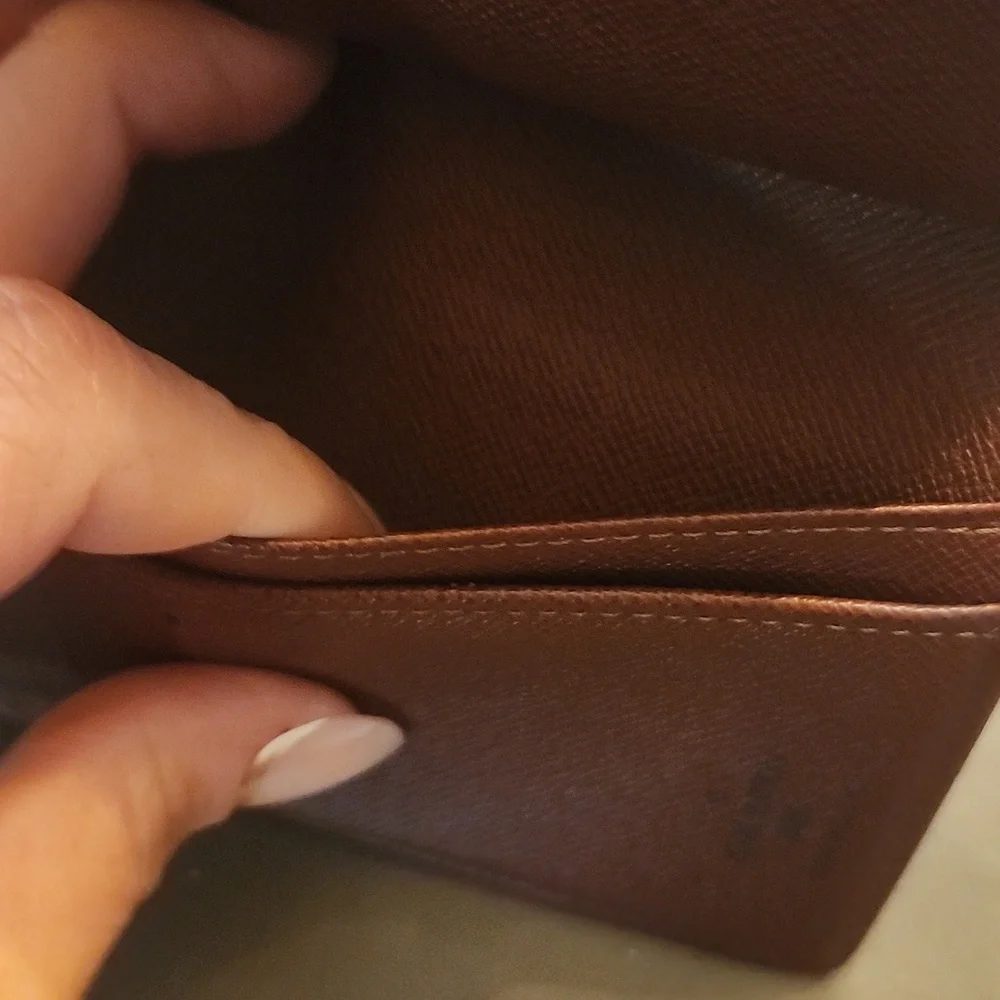 Louis Vuitton Kisslock Wallet - Picture 7 of 10